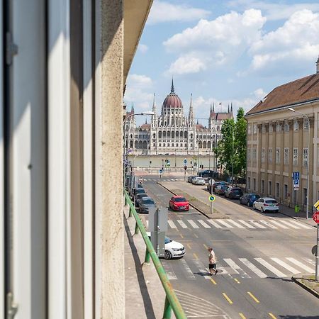 Bright Studio With Parliament View, Free Parking Budapest Bagian luar foto