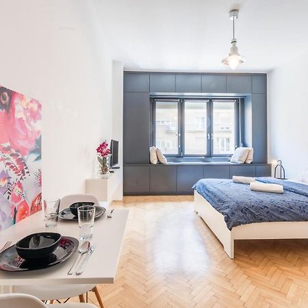 Bright Studio With Parliament View, Free Parking Budapest Bagian luar foto