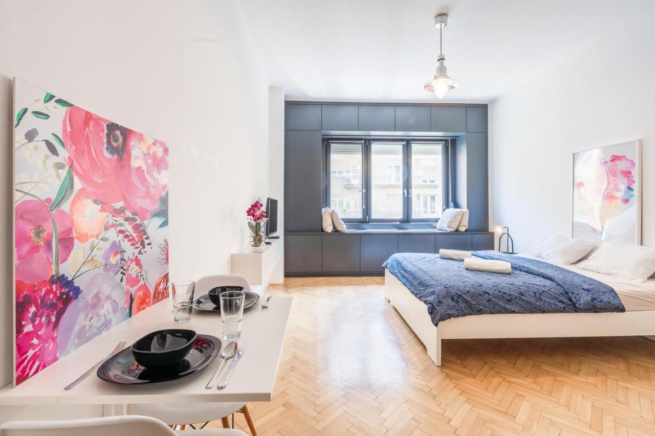 Bright Studio With Parliament View, Free Parking Budapest Bagian luar foto